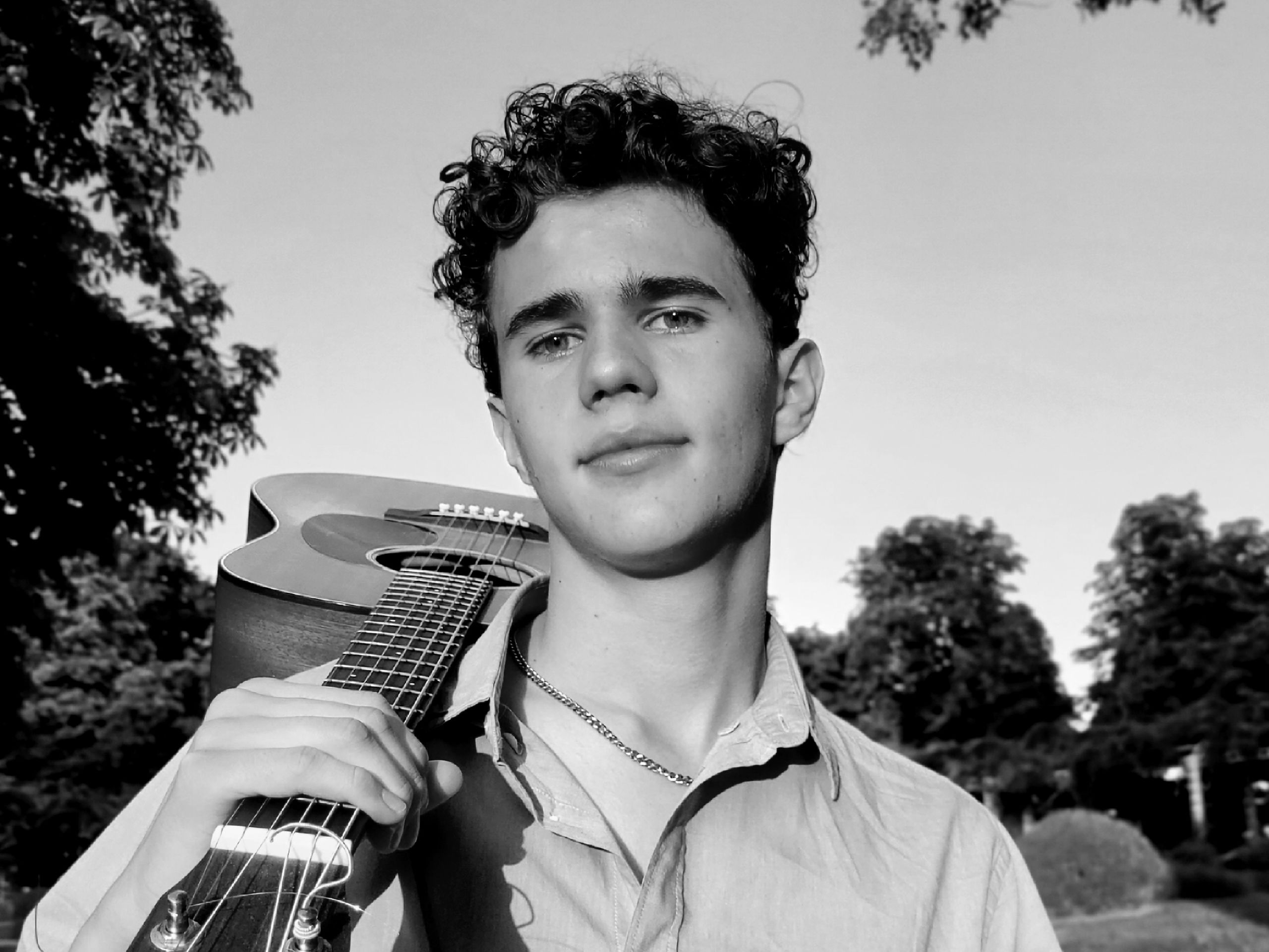 Finnian Cole, German Singer-Songwriter with Canadian roots 